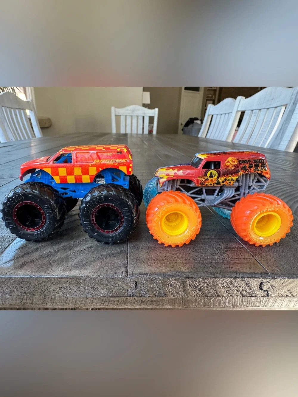 Hot Wheels Town Hauler & Monster Jam Fire Ice Grave Digger Monster Trucks